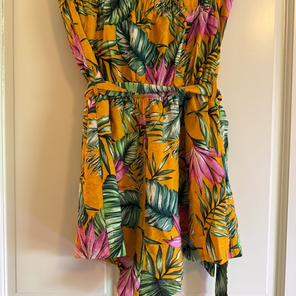 Tropical Leaf Print Romper - Picture 2 of 3